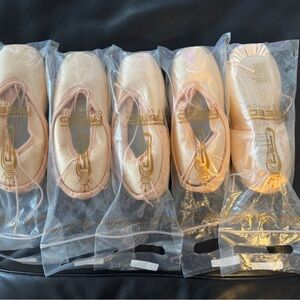 Freed Pointe Shoe Fish maker